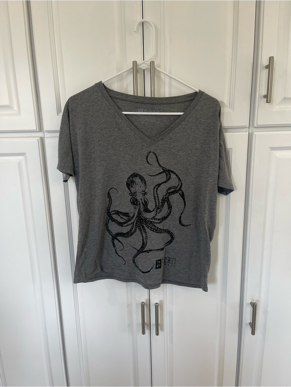 Fused Hawaii octopus v neck shirt